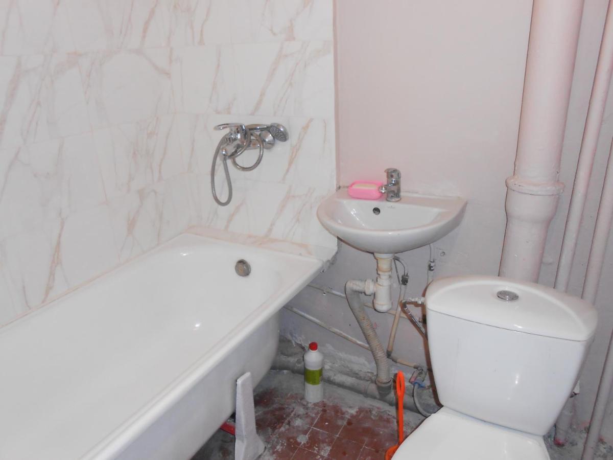 Проспект Героев Сталинграда 19 А Lägenhet Kiev Exteriör bild